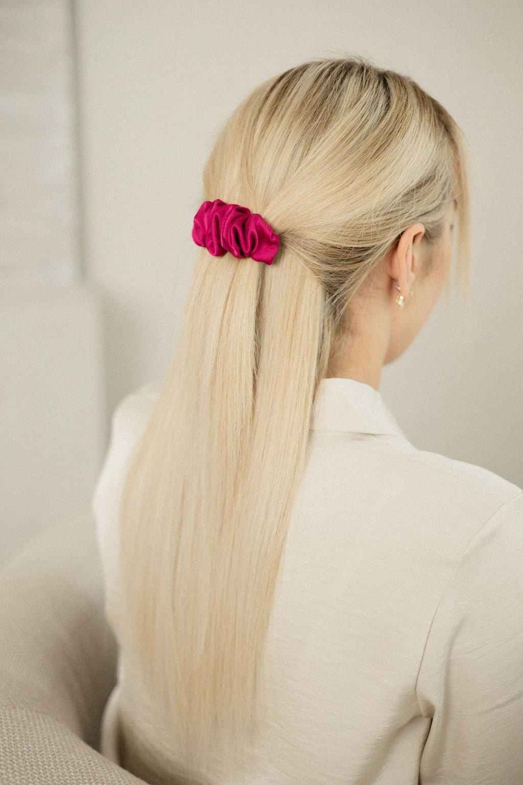 Ciklameno spalvos plaukų segtukas