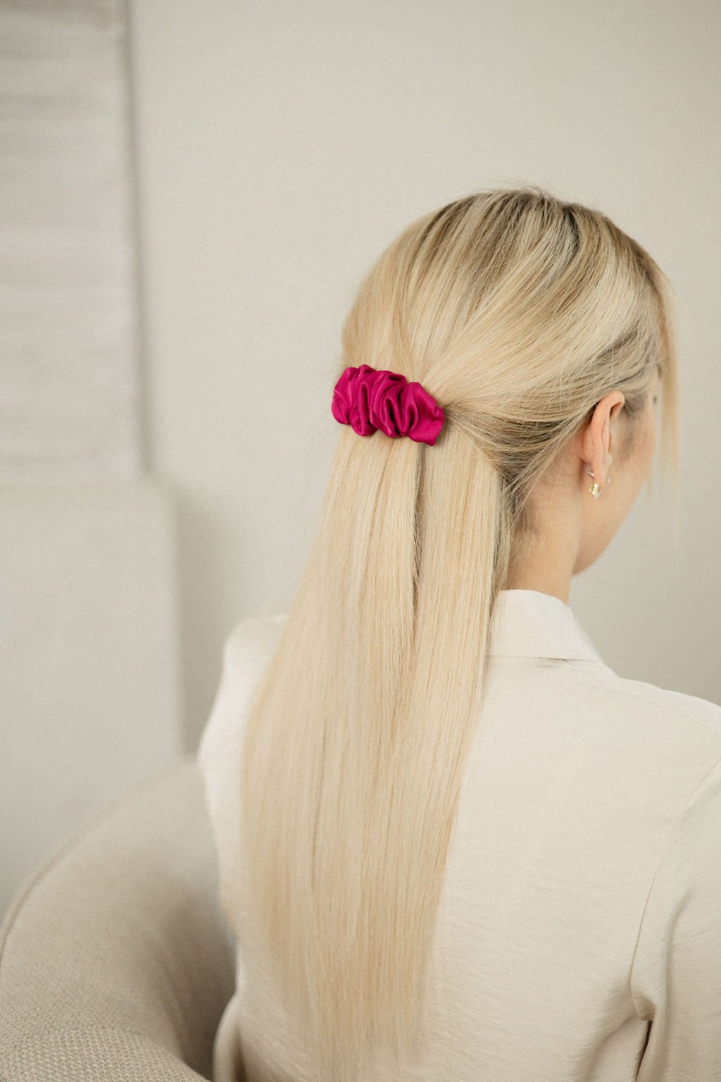 Ciklameno spalvos plaukų segtukas