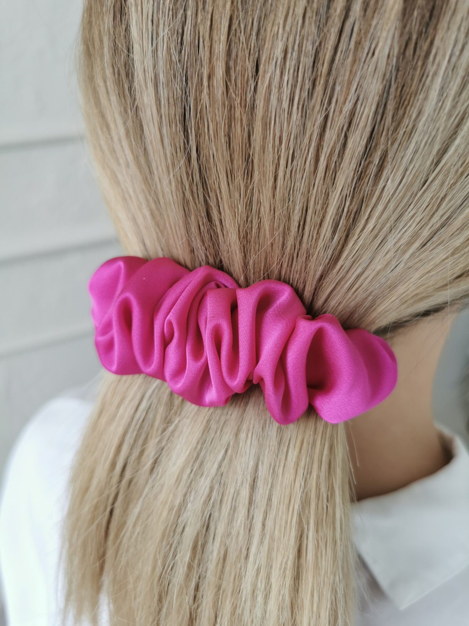 Fuksijos spalvos segtukas