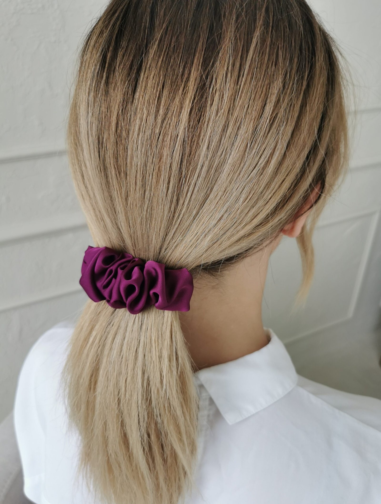 Slyvų spalvos plaukų segtukas