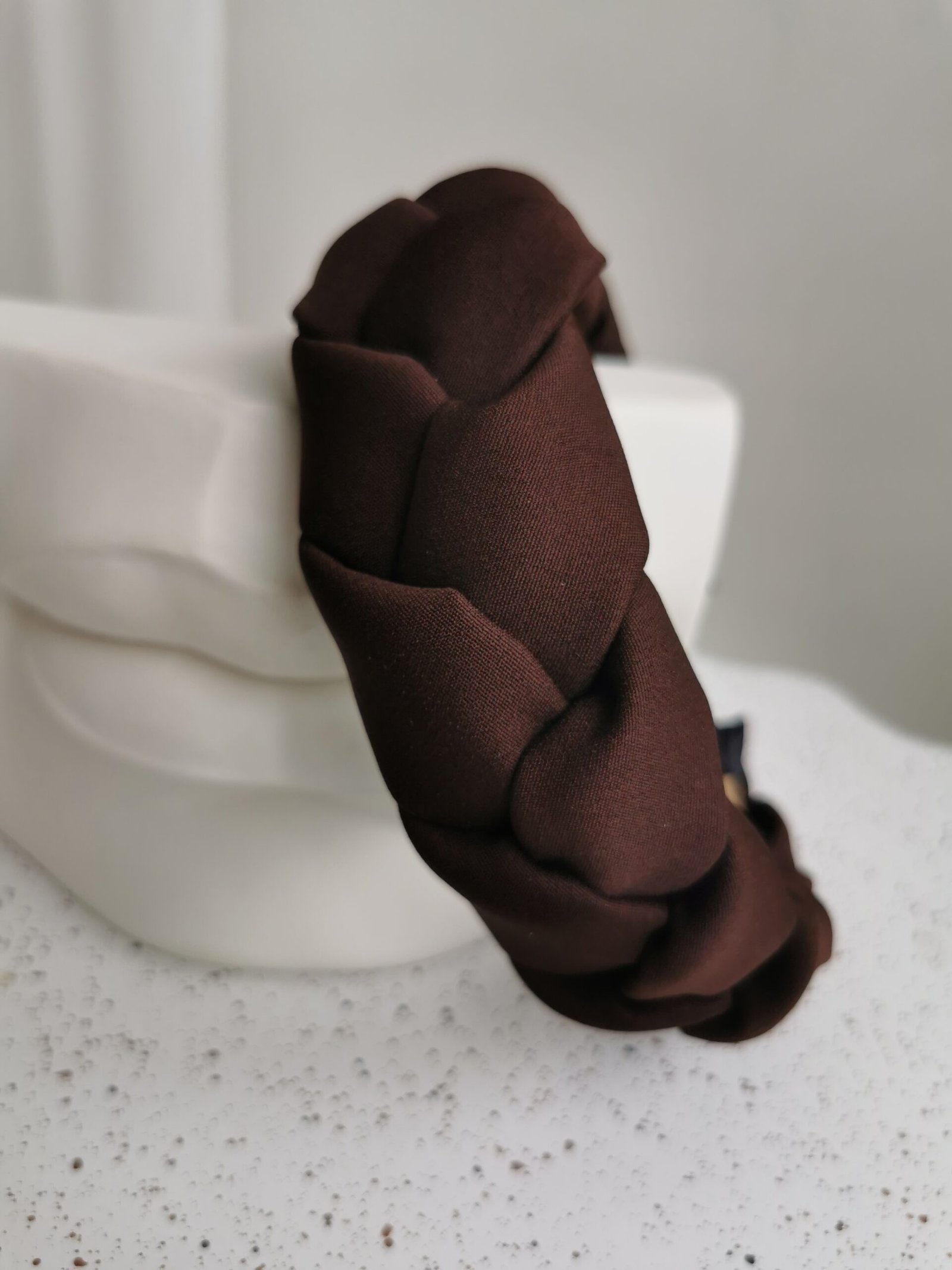 „Tamsiai rudos" spalvos matinis pintas plaukų lankelis