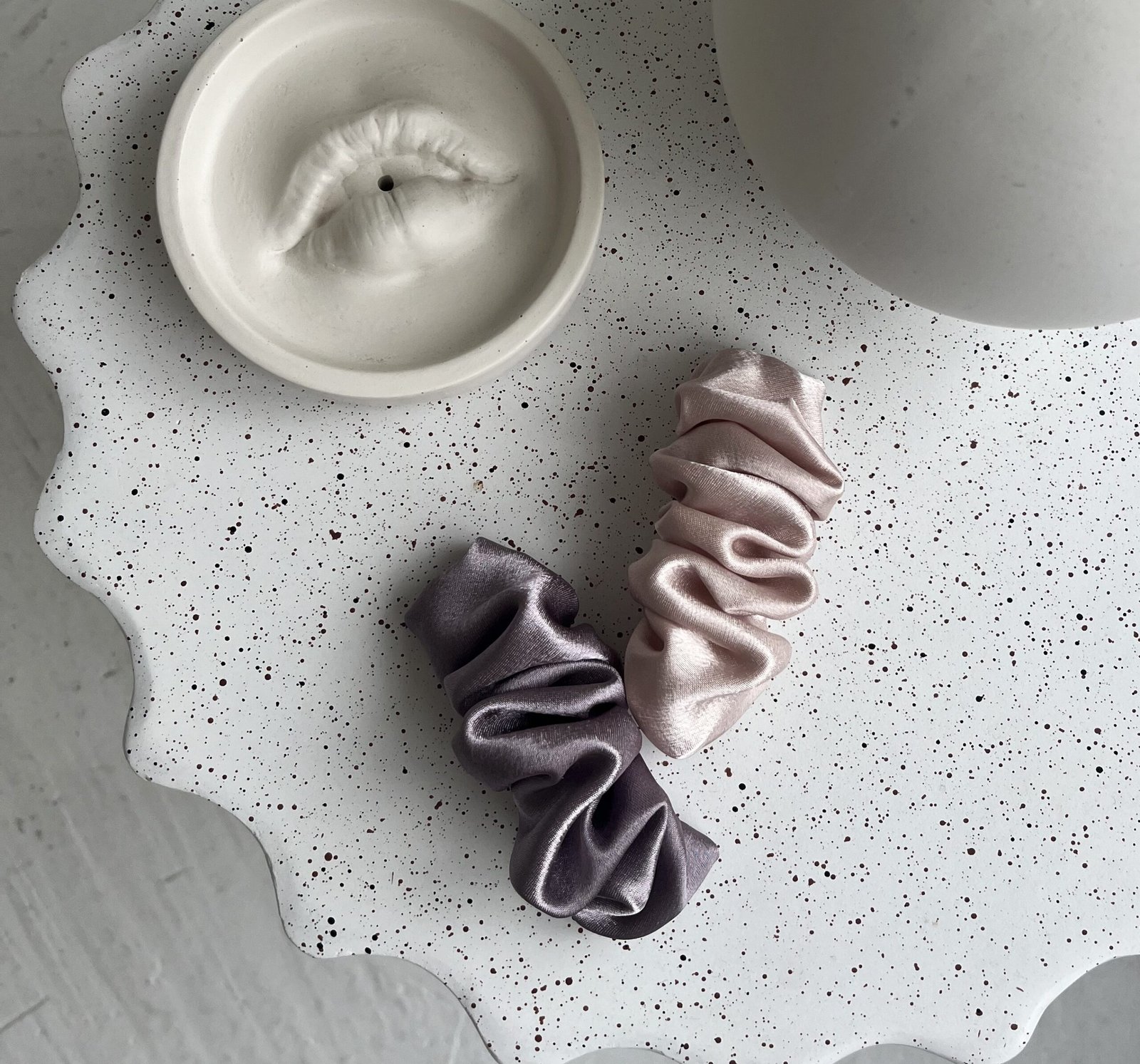 spindintis platinos spalvos kruasanas