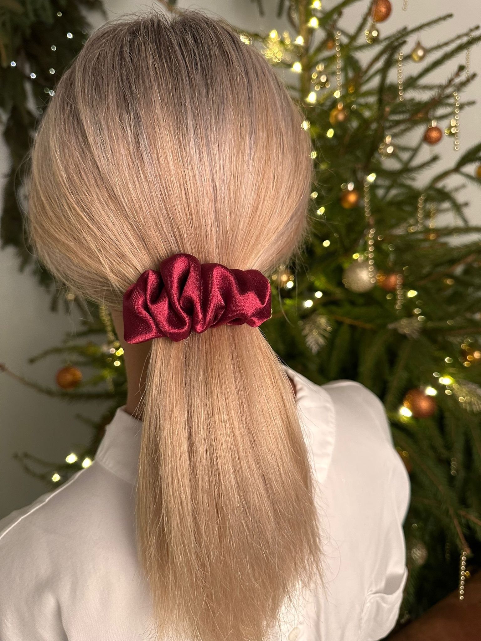 Bordo žvilgantis plaukų segtukas bangelė - kruasanas