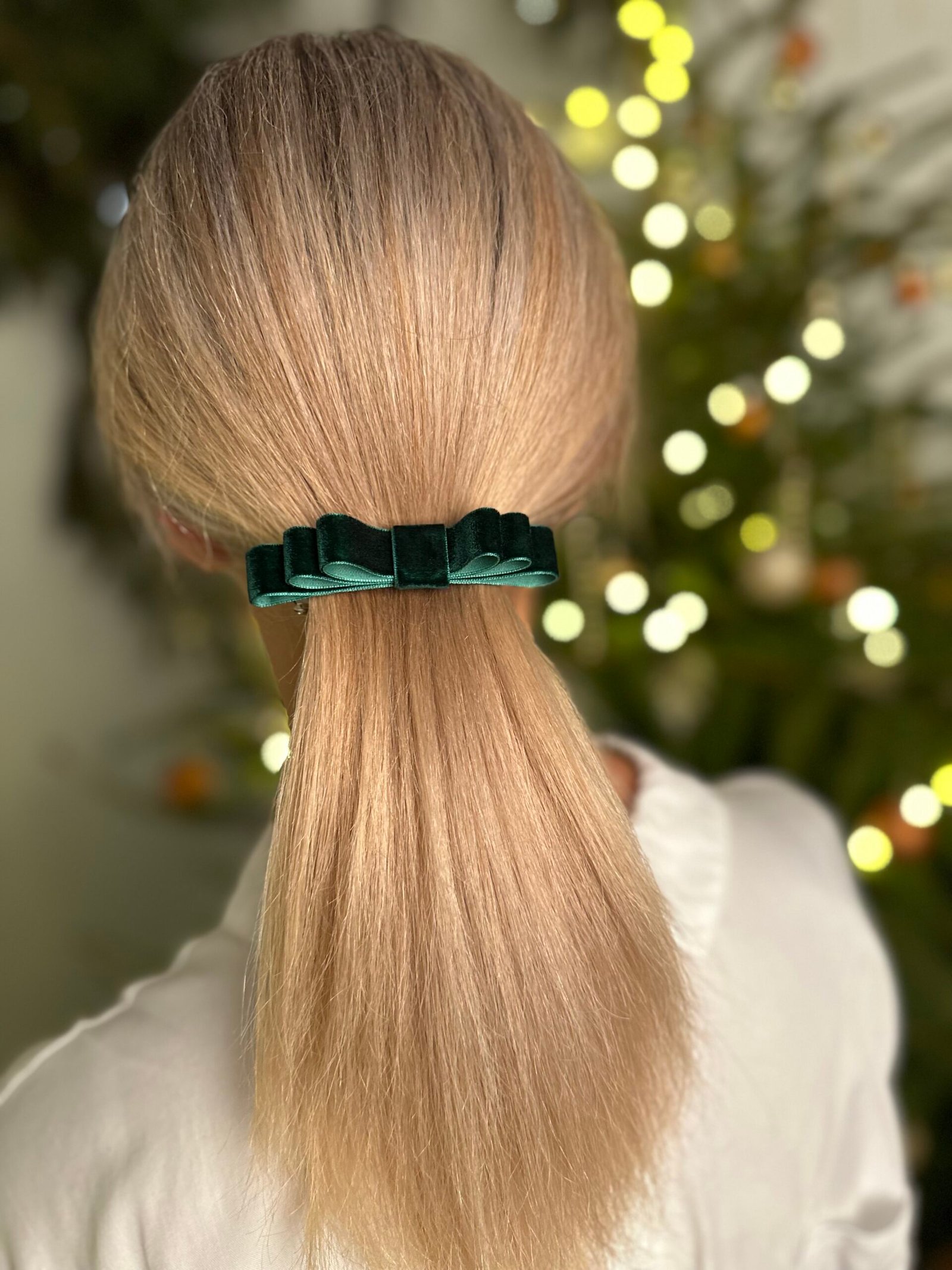 Trigubas smaragdinis segtukas kaspinėlis